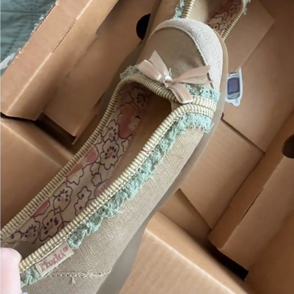 Vintage Mudd Flats from the 2000s